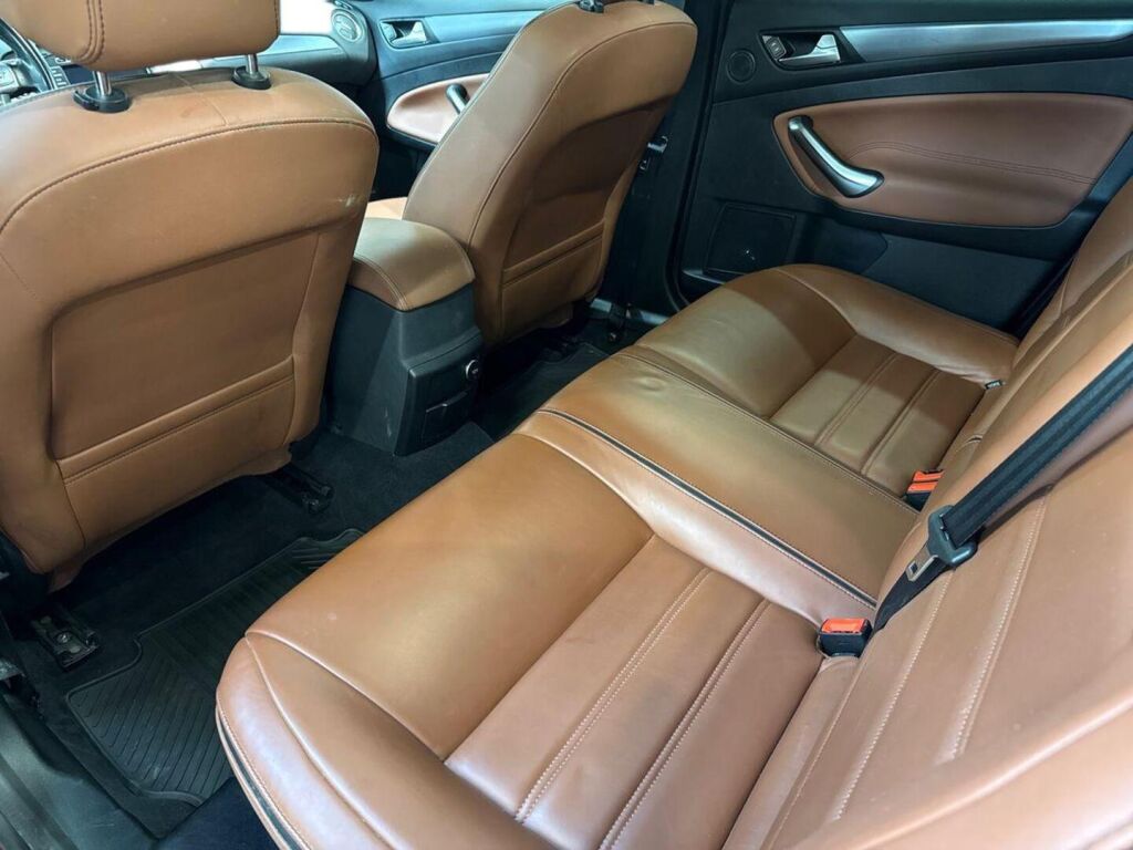 Ford Mondeo 2013 Punainen