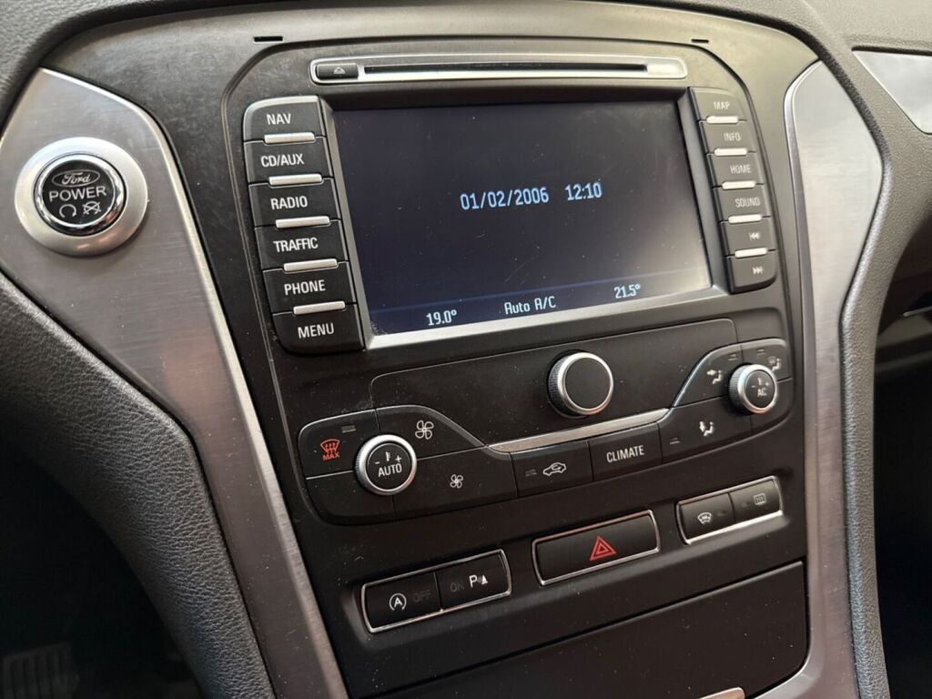 Ford Mondeo 2013 Punainen