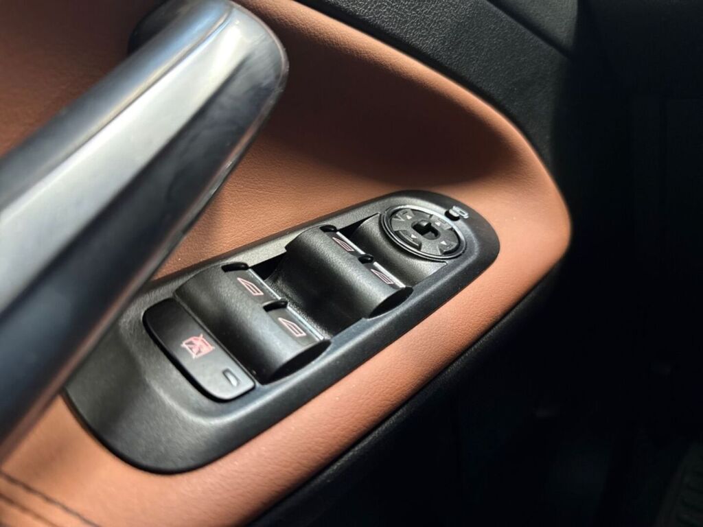 Ford Mondeo 2013 Punainen