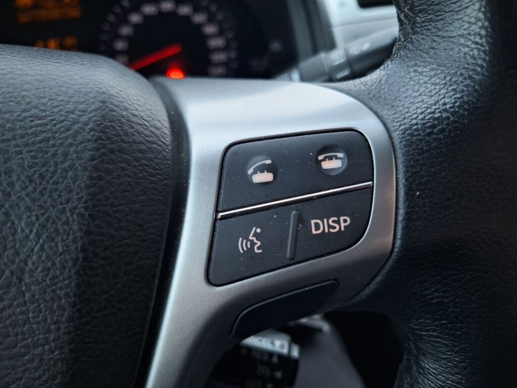 Toyota Avensis 2014 Harmaa