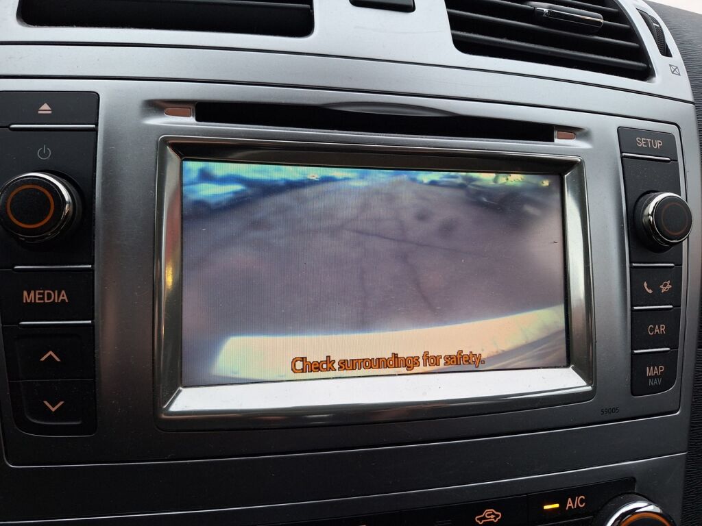 Toyota Avensis 2014 Harmaa