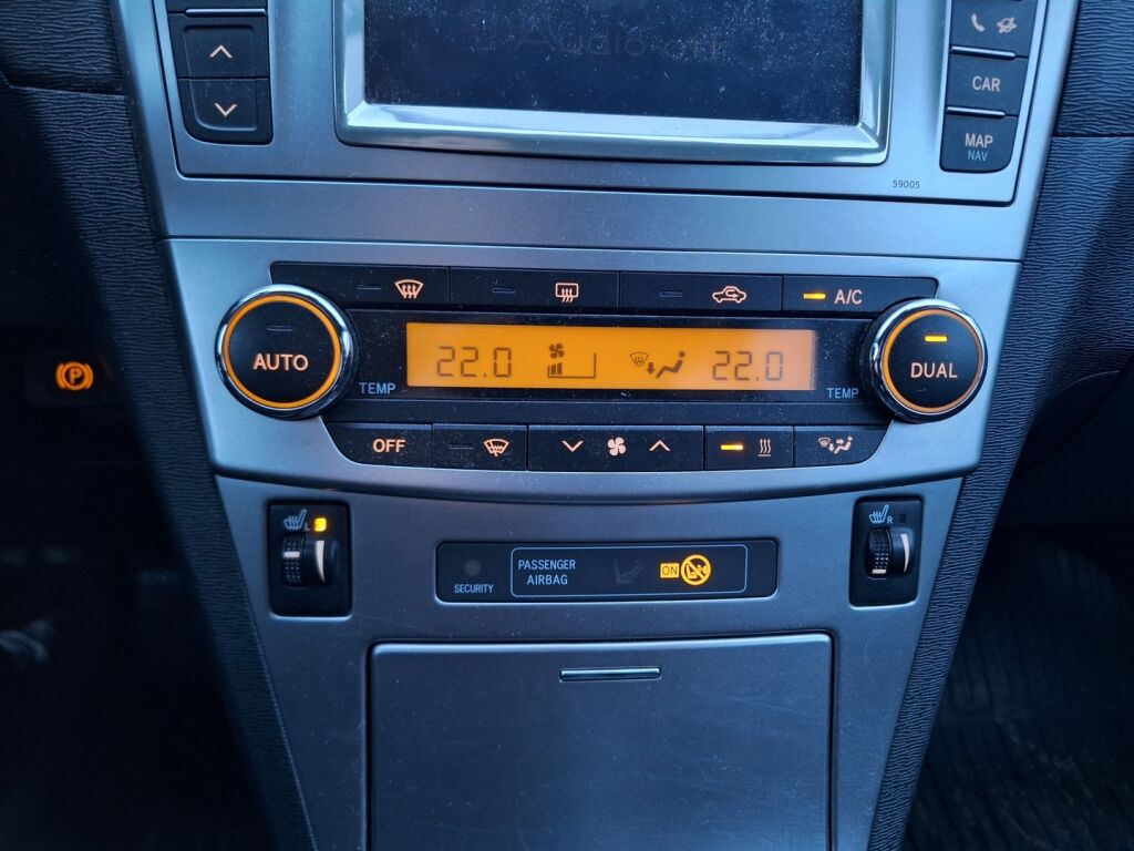 Toyota Avensis 2014 Harmaa