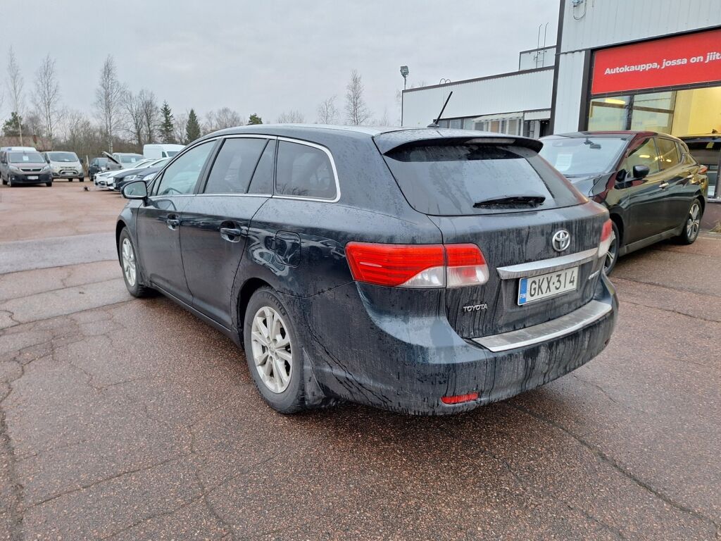 Toyota Avensis 2014 Harmaa