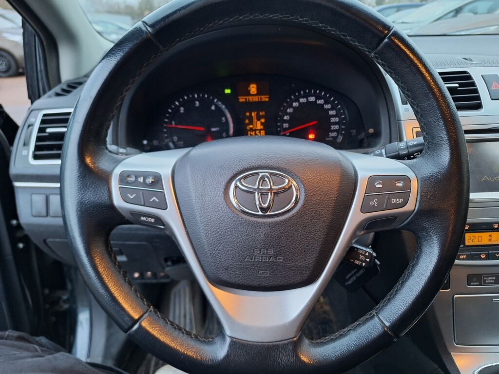 Toyota Avensis 2014 Harmaa