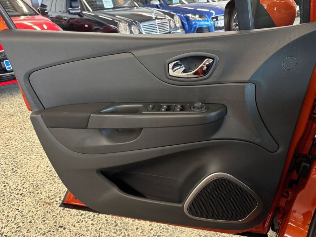 Renault Captur 2014 Oranssi