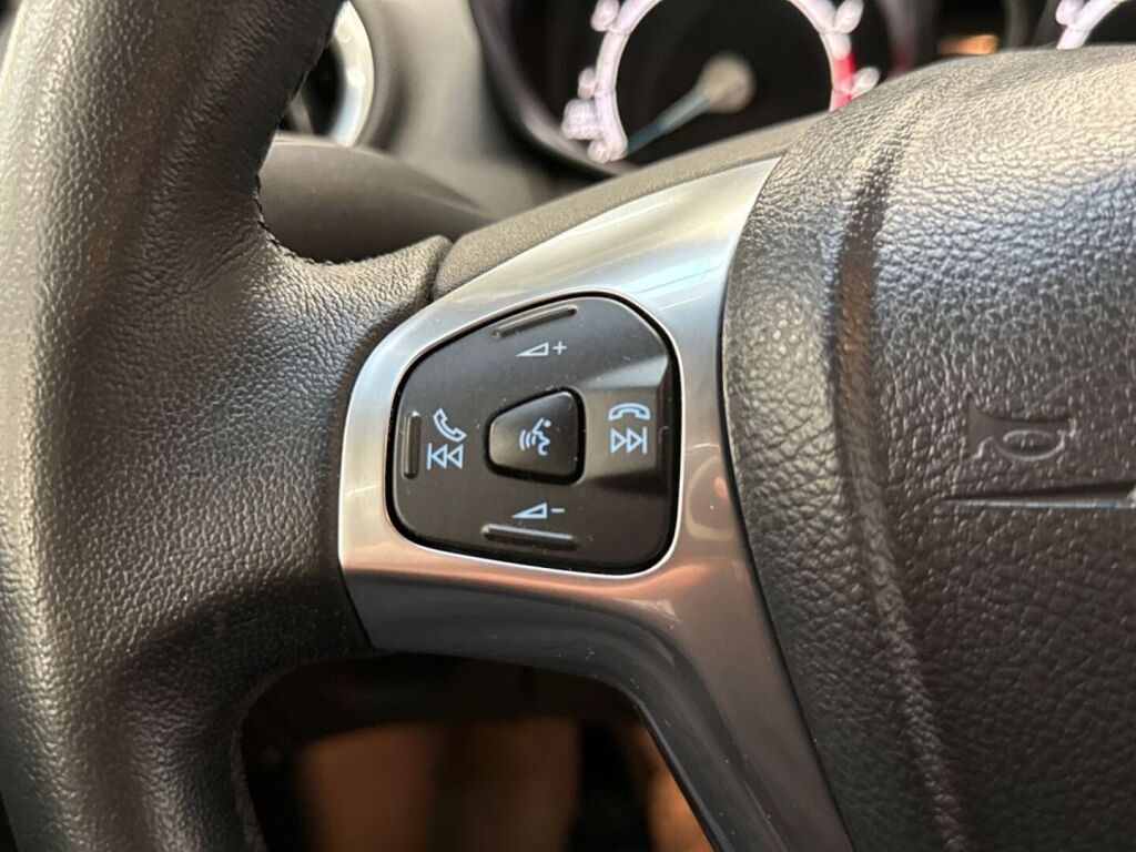 Ford Fiesta 2014 Ruskea (beige)