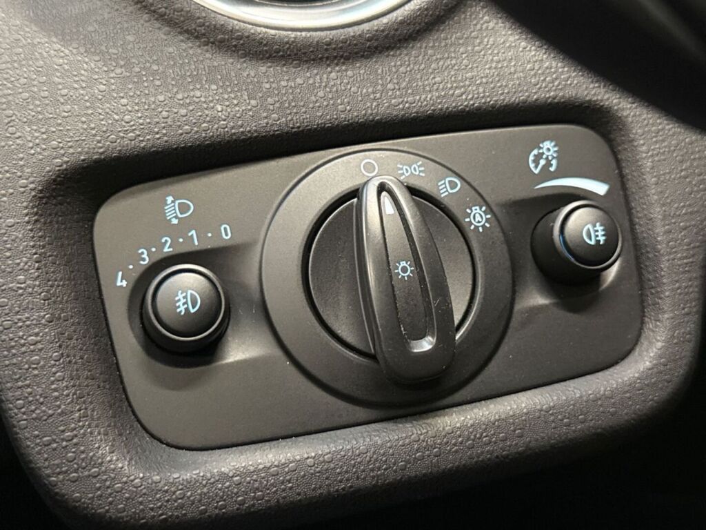 Ford Fiesta 2014 Ruskea (beige)