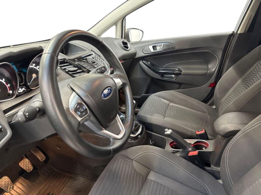 Ford Fiesta 2014 Ruskea (beige)