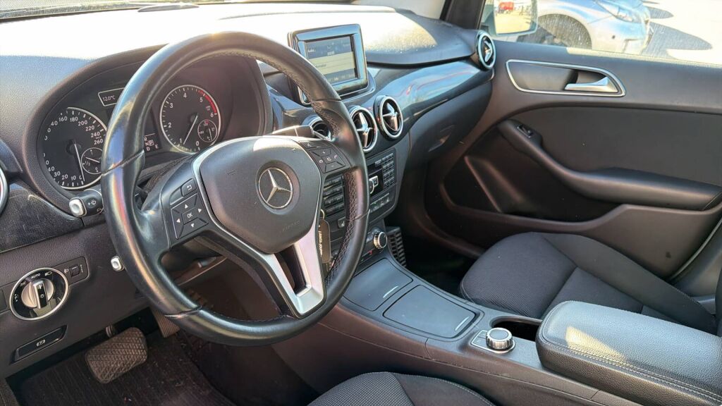 Mercedes-Benz B 2013 Sininen