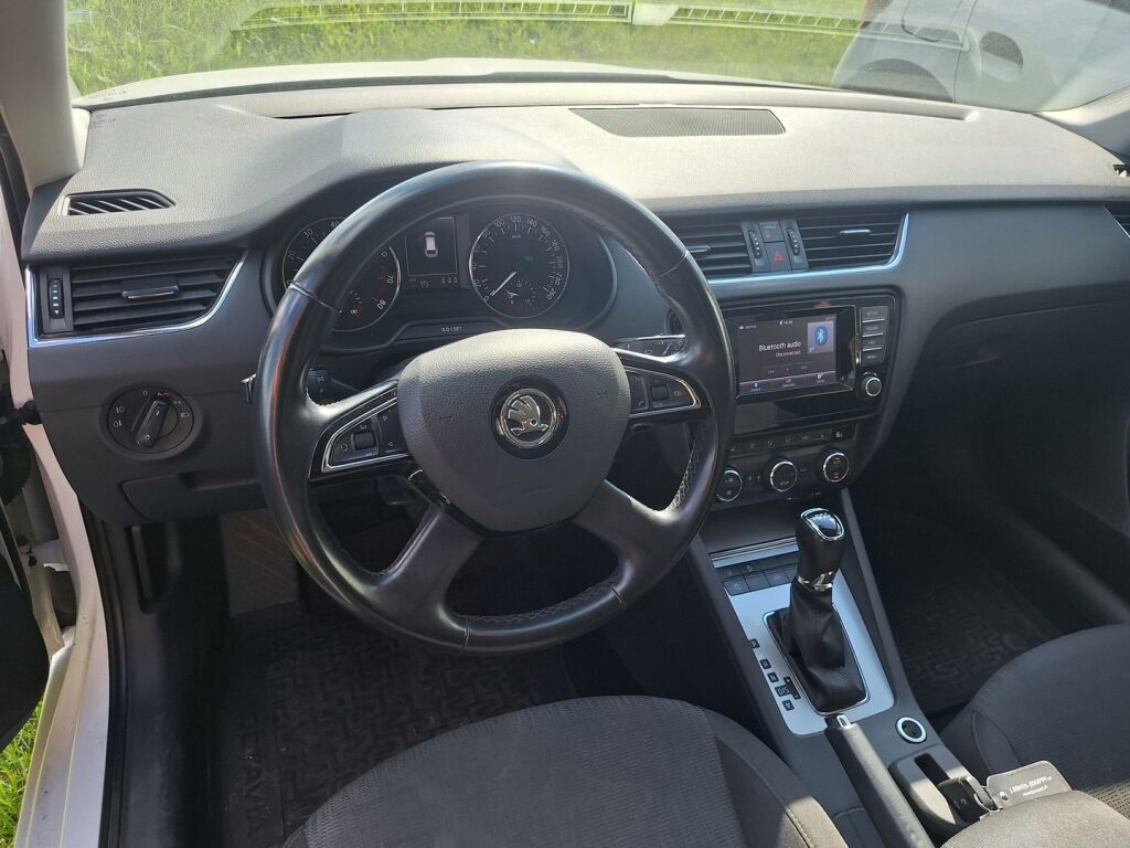 Skoda Octavia 2013 Valkoinen