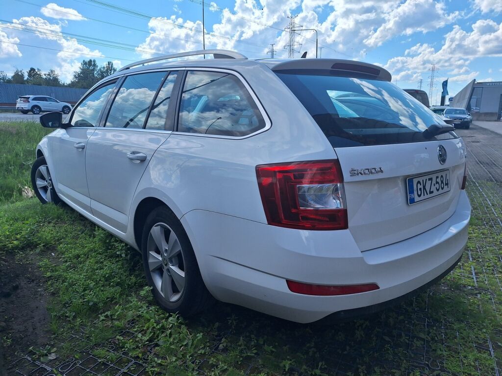 Skoda Octavia 2013 Valkoinen