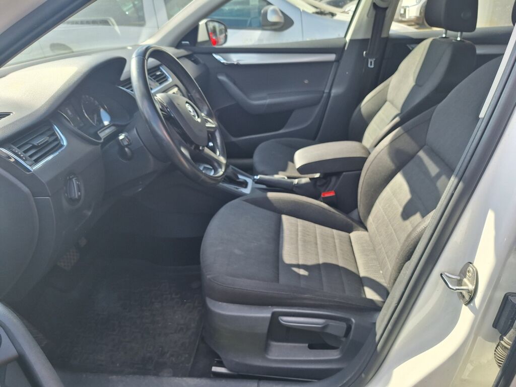 Skoda Octavia 2013 Valkoinen