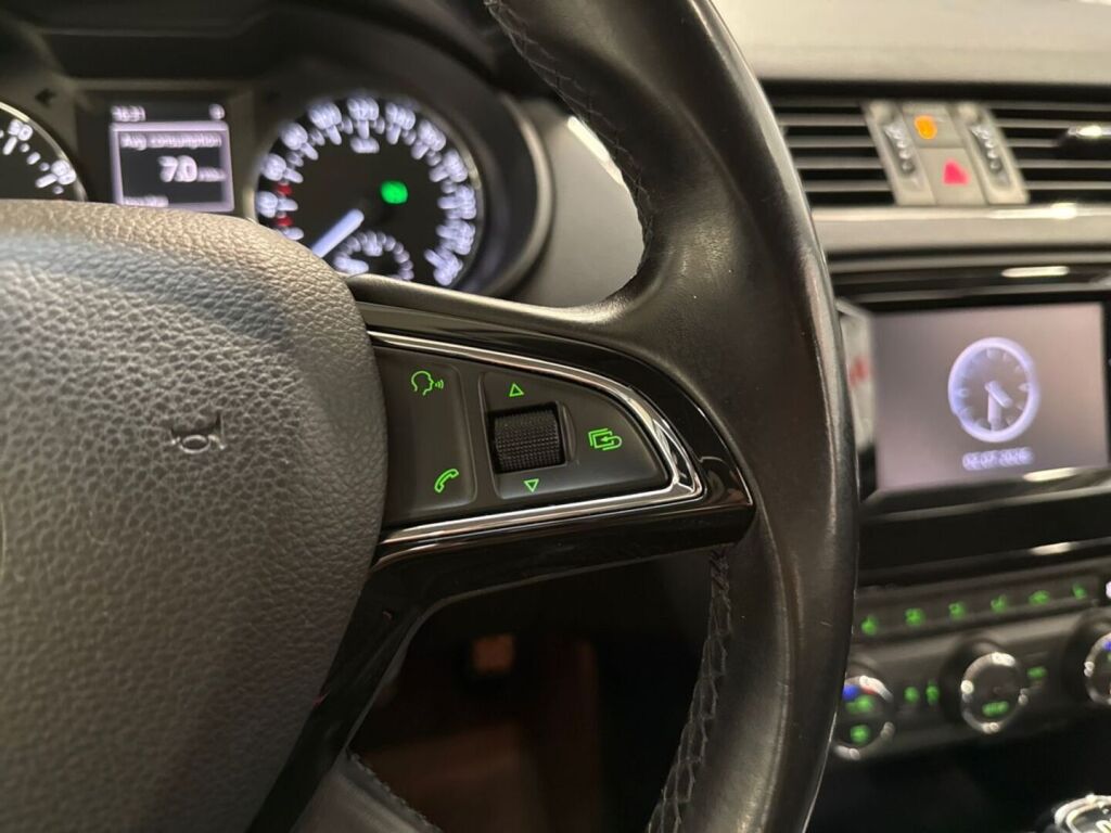 Skoda Octavia 2013 Valkoinen
