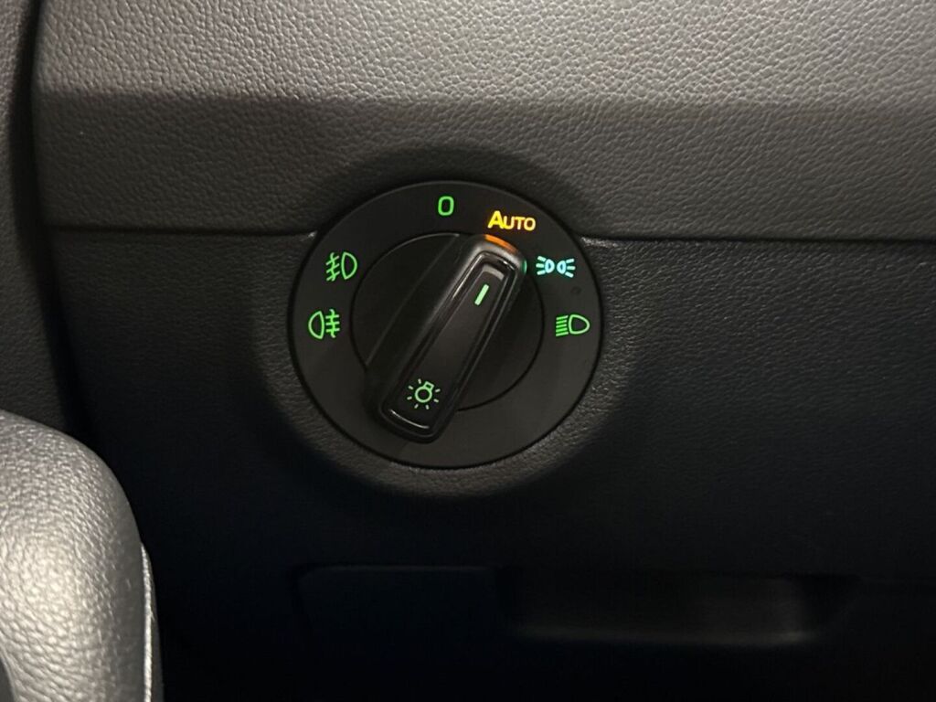 Skoda Octavia 2013 Valkoinen