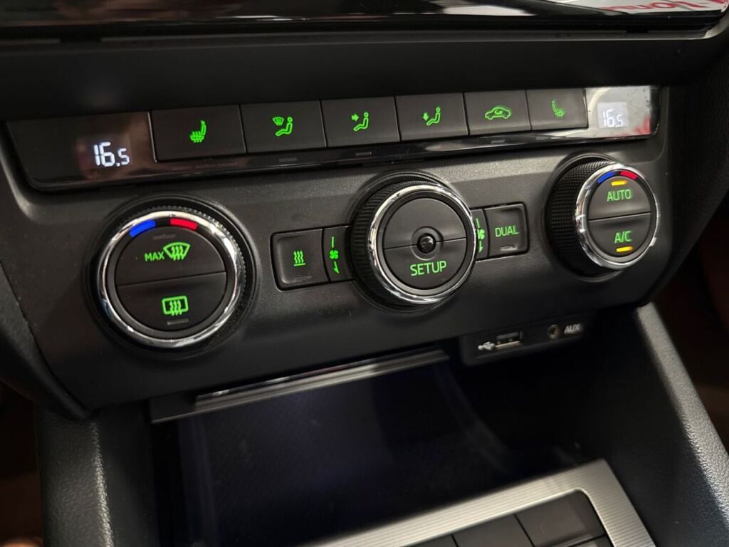 Skoda Octavia 2013 Valkoinen