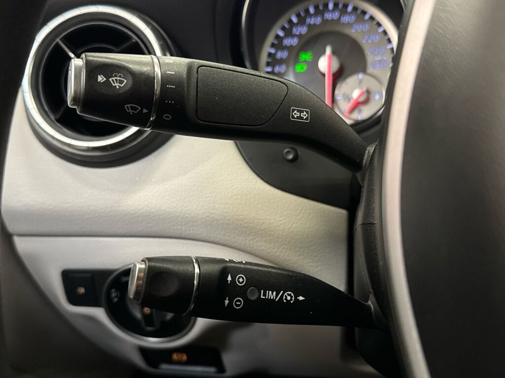 Mercedes-Benz CLA 2014 Musta