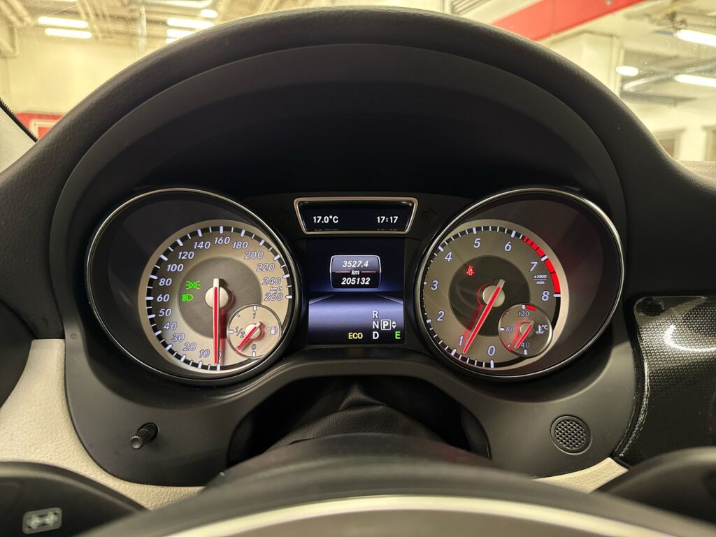 Mercedes-Benz CLA 2014 Musta