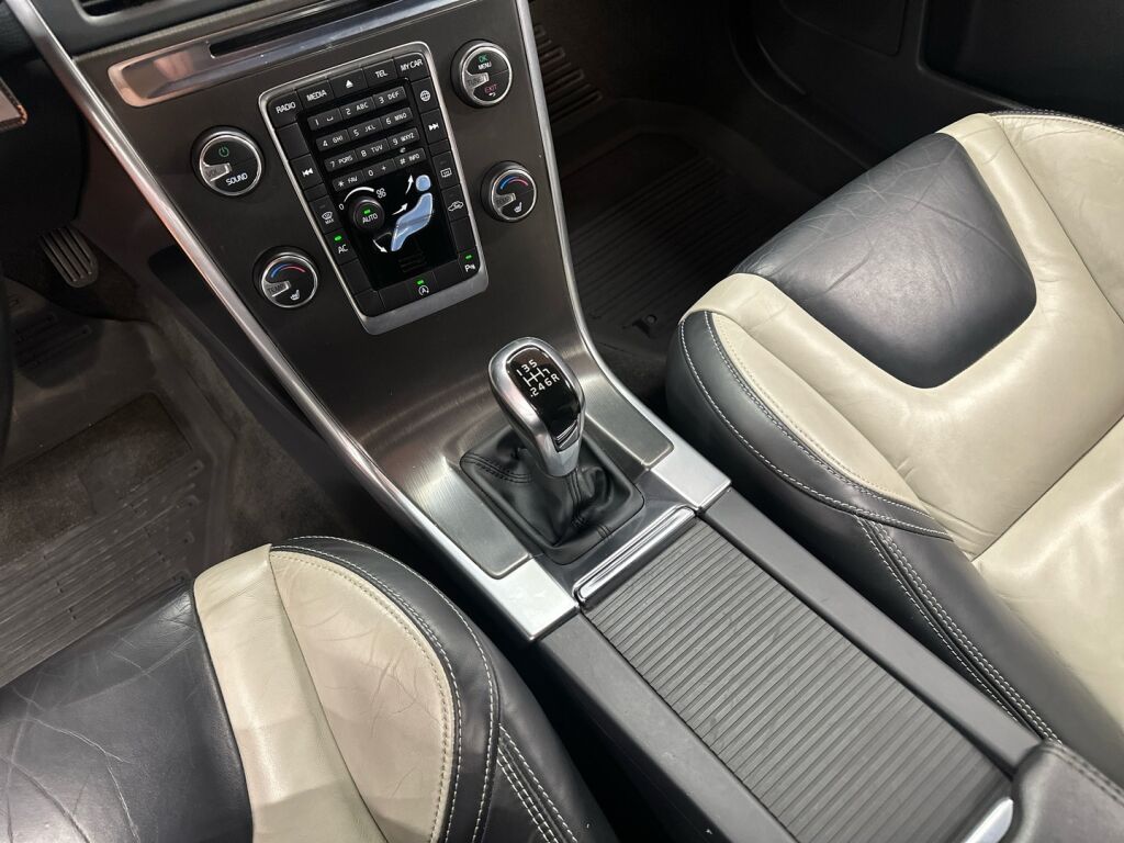 Volvo XC60 2014 Musta