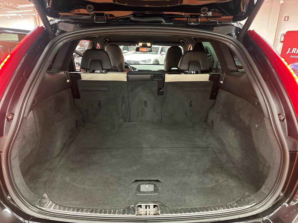 Volvo XC60 2014 Musta