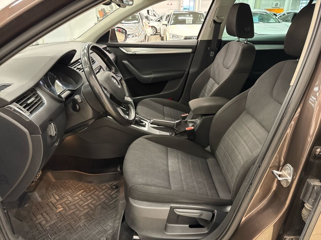 Skoda Octavia 2014 Ruskea (beige)