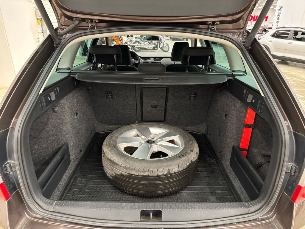 Skoda Octavia 2014 Ruskea (beige)