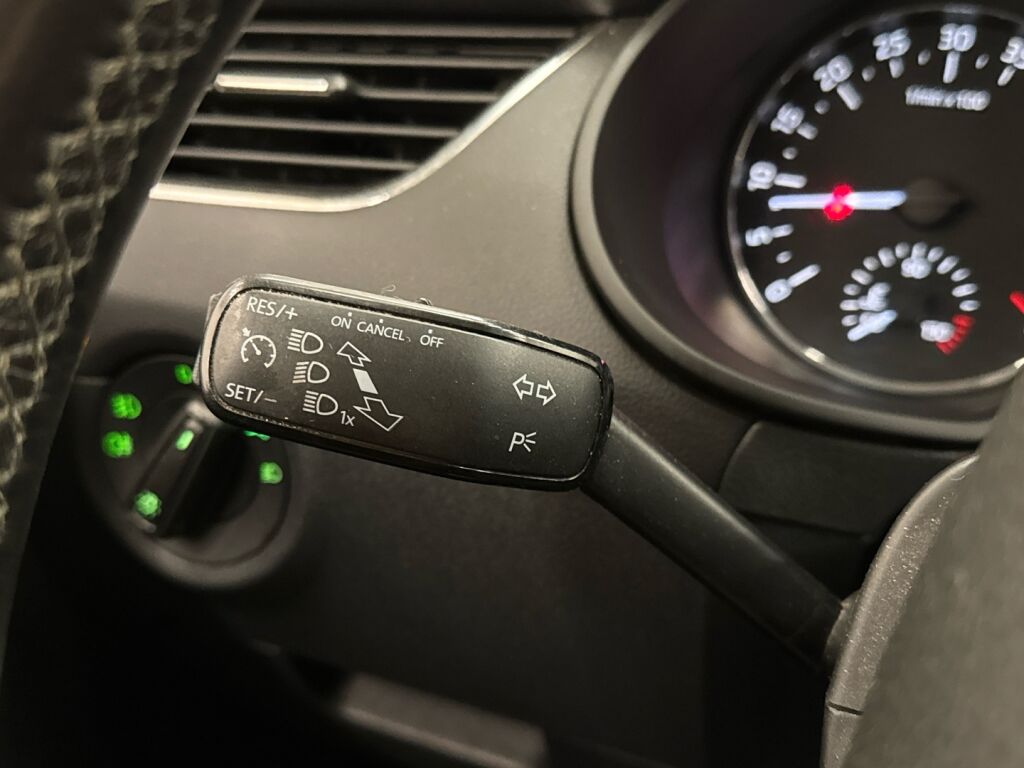 Skoda Octavia 2014 Ruskea (beige)