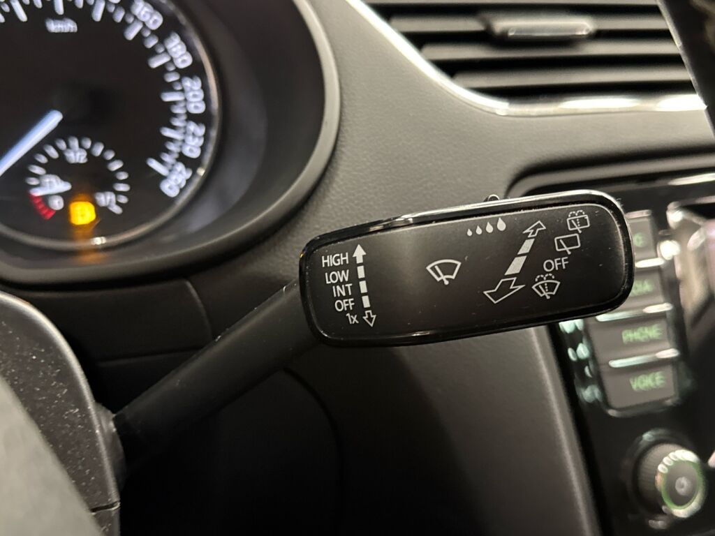 Skoda Octavia 2014 Ruskea (beige)