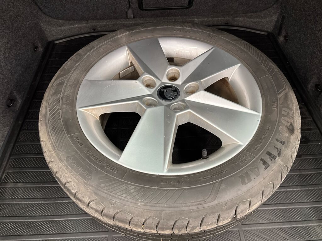 Skoda Octavia 2014 Ruskea (beige)