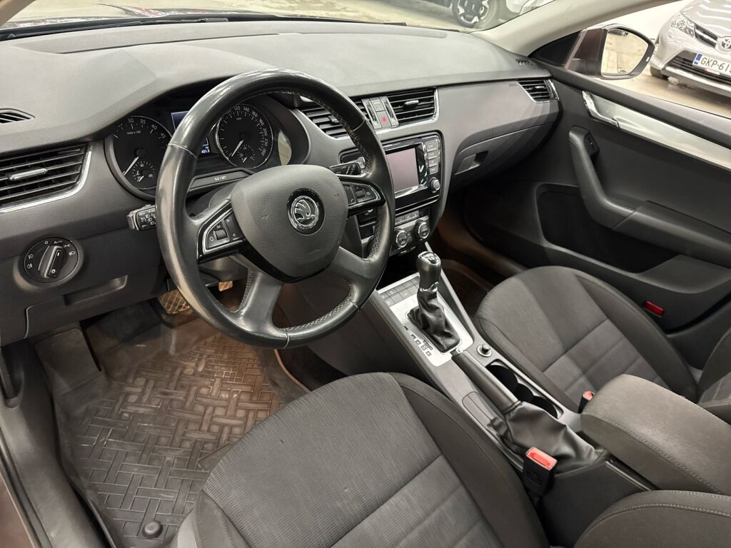 Skoda Octavia 2014 Ruskea (beige)