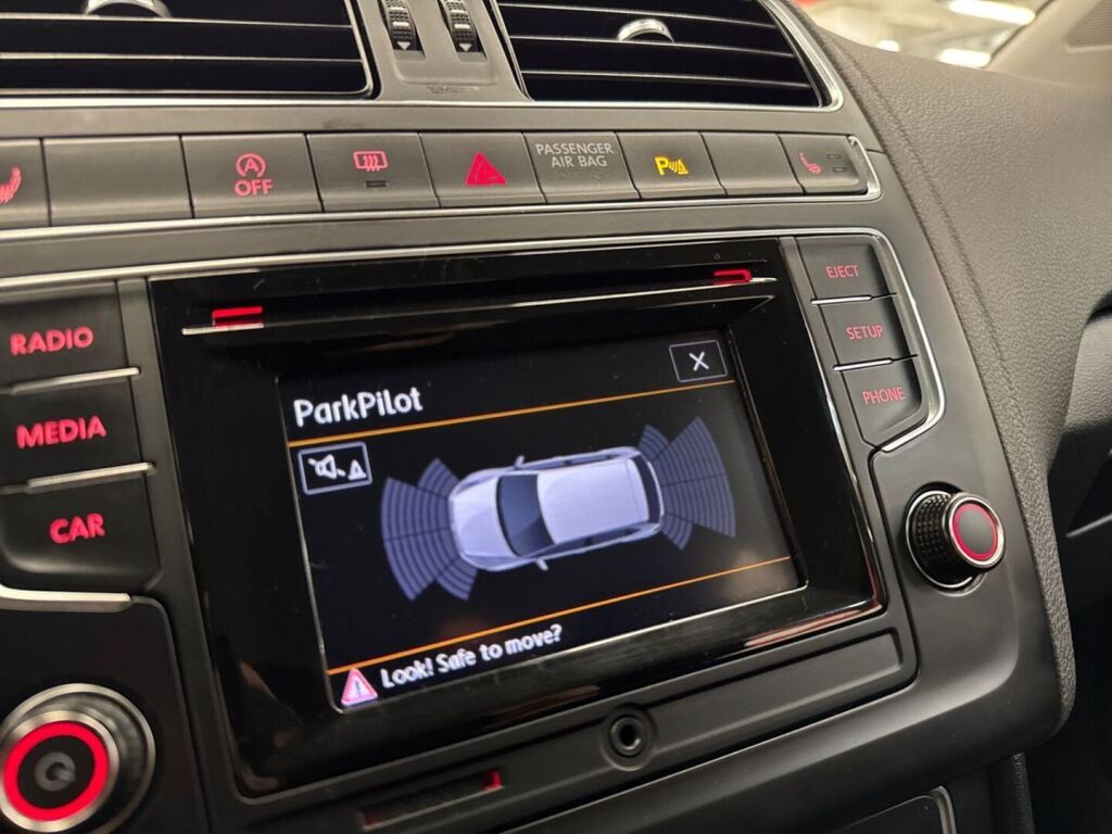 Volkswagen Polo 2014 Valkoinen