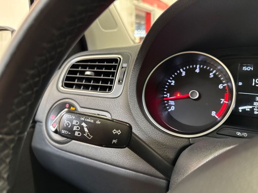 Volkswagen Polo 2014 Valkoinen