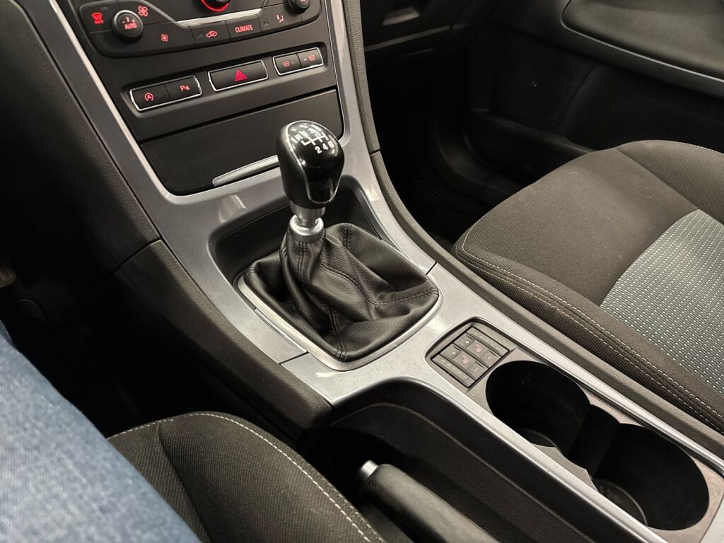 Ford Mondeo 2014 Musta