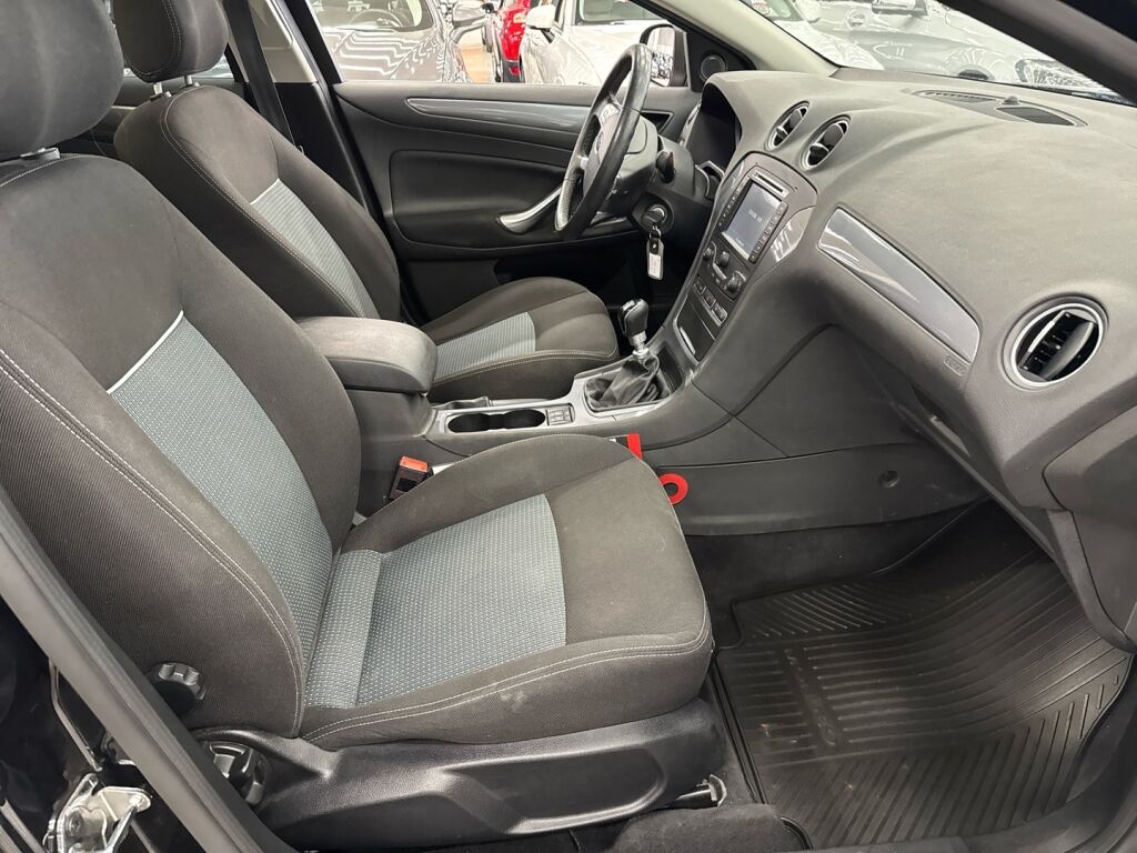 Ford Mondeo 2014 Musta