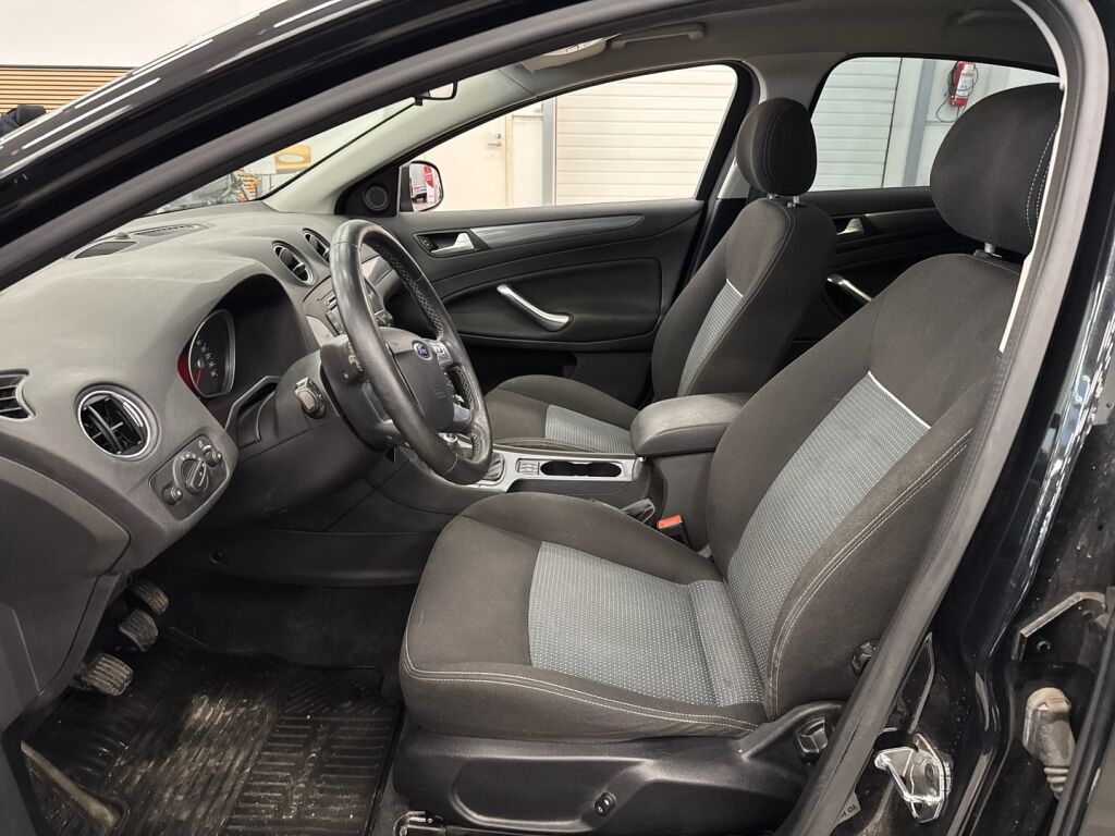 Ford Mondeo 2014 Musta
