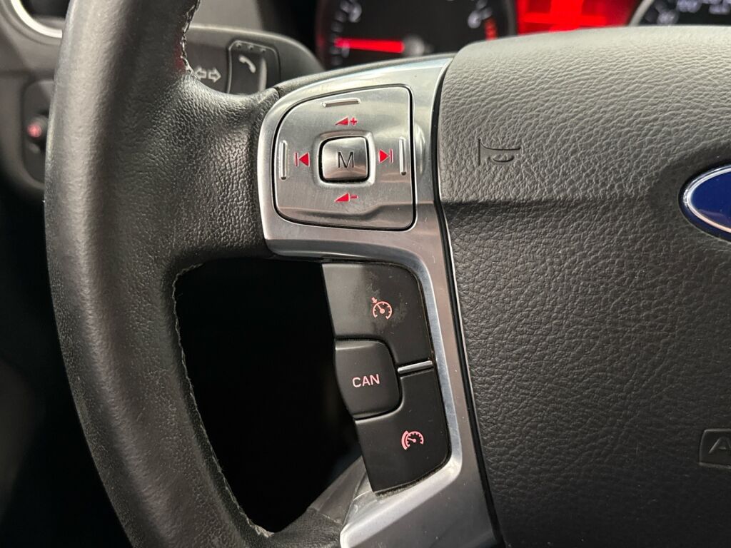 Ford Mondeo 2014 Musta