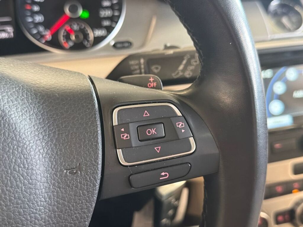 Volkswagen Passat 2014 Ruskea (beige)