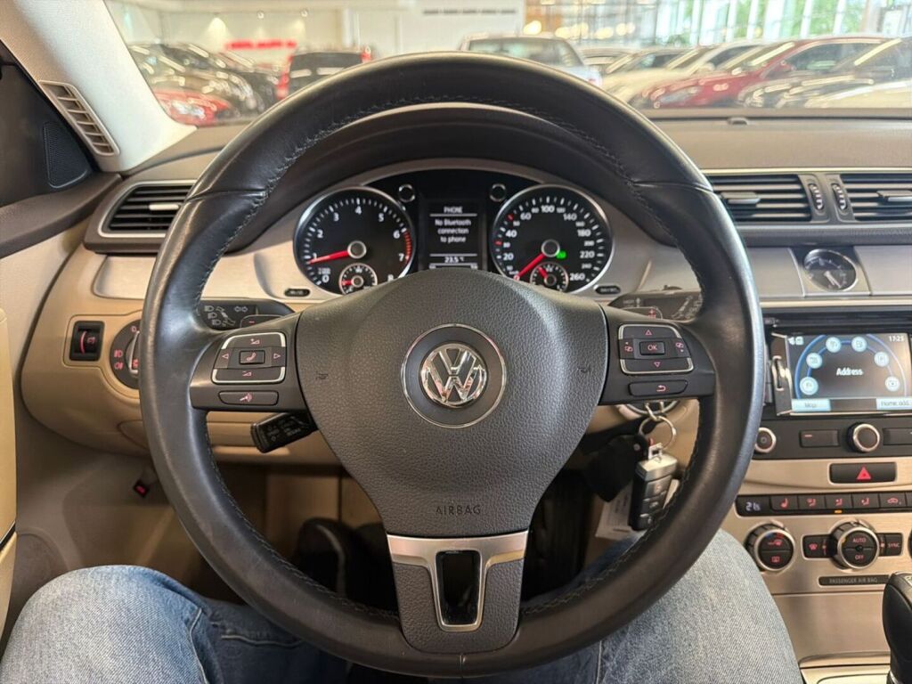 Volkswagen Passat 2014 Ruskea (beige)