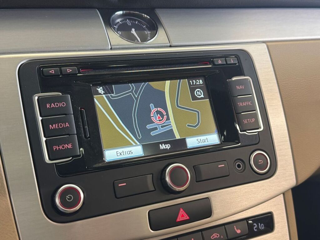 Volkswagen Passat 2014 Ruskea (beige)