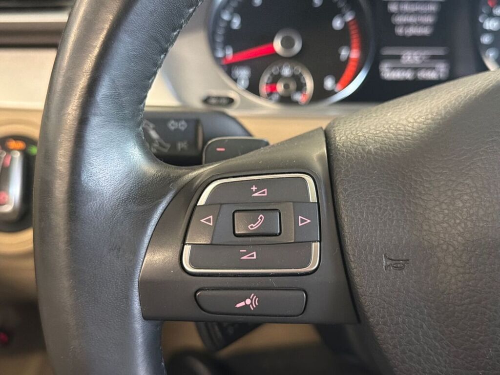 Volkswagen Passat 2014 Ruskea (beige)