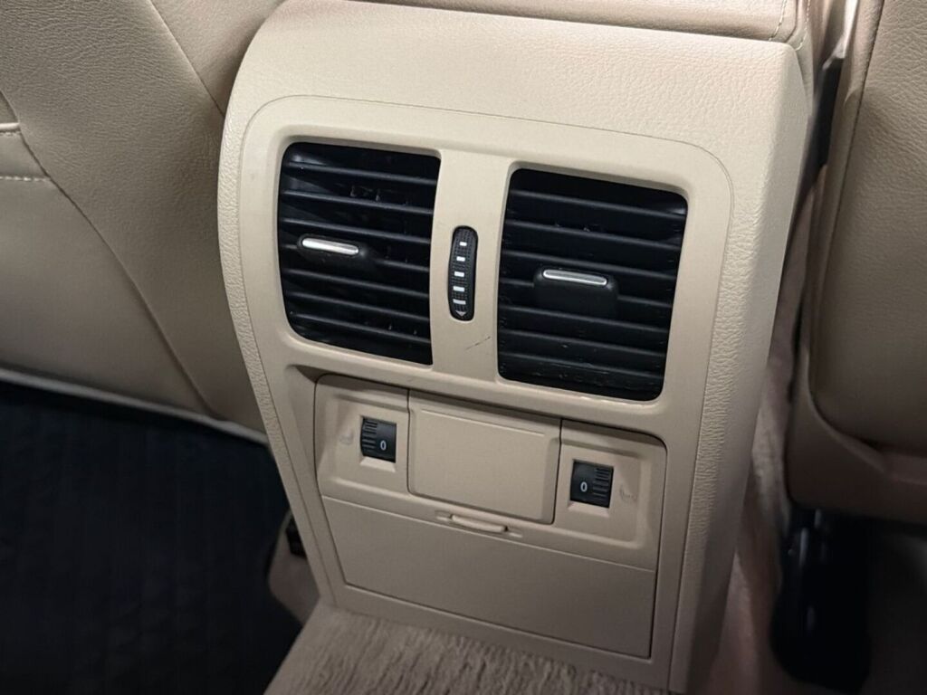 Volkswagen Passat 2014 Ruskea (beige)