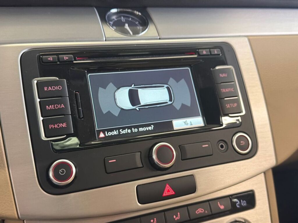 Volkswagen Passat 2014 Ruskea (beige)