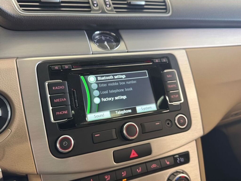 Volkswagen Passat 2014 Ruskea (beige)