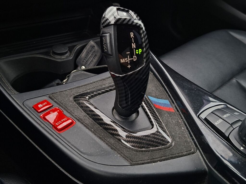 BMW 116 2014 Musta