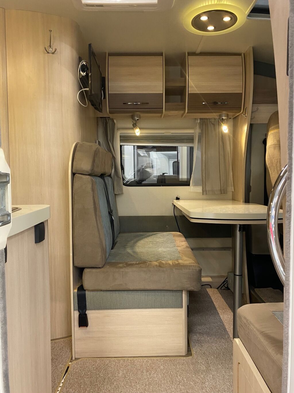 Hobby T65 GE 2014 Valkoinen