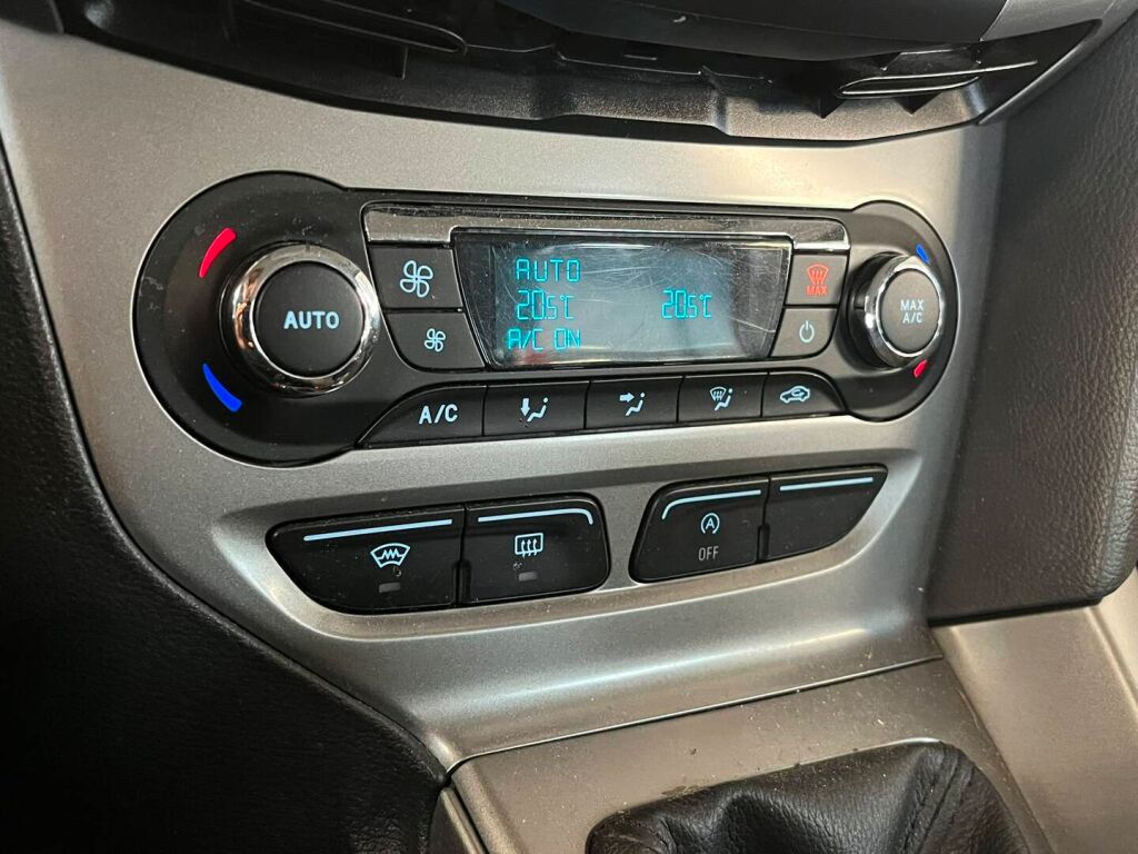 Ford Focus 2014 Harmaa