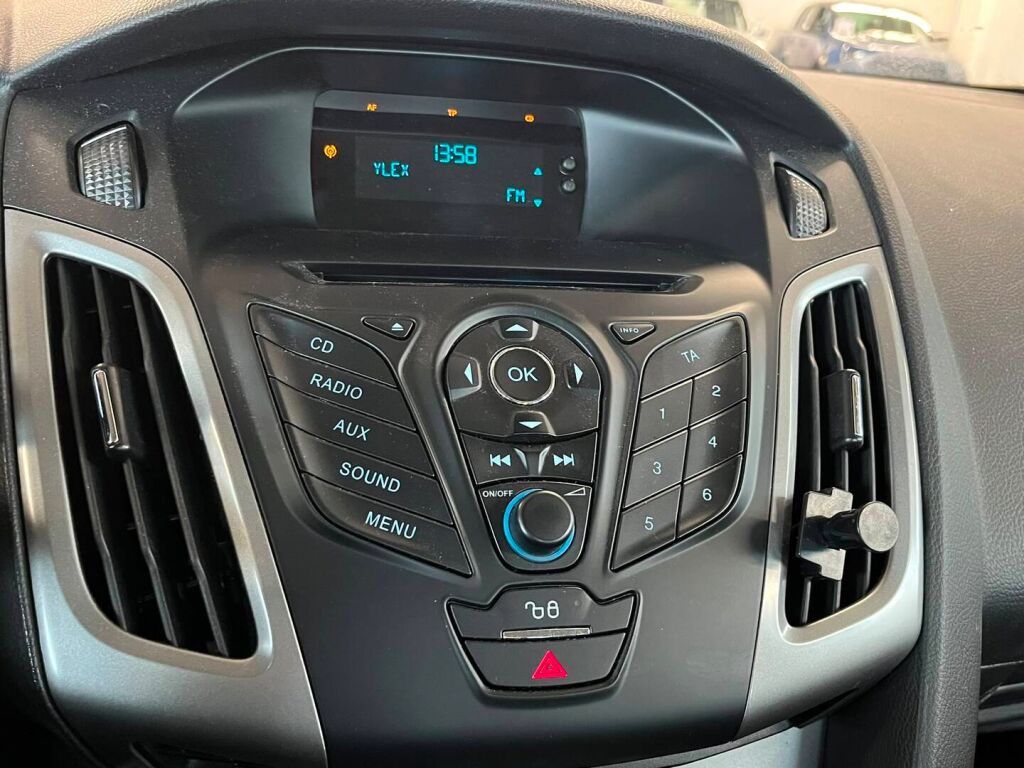 Ford Focus 2014 Harmaa