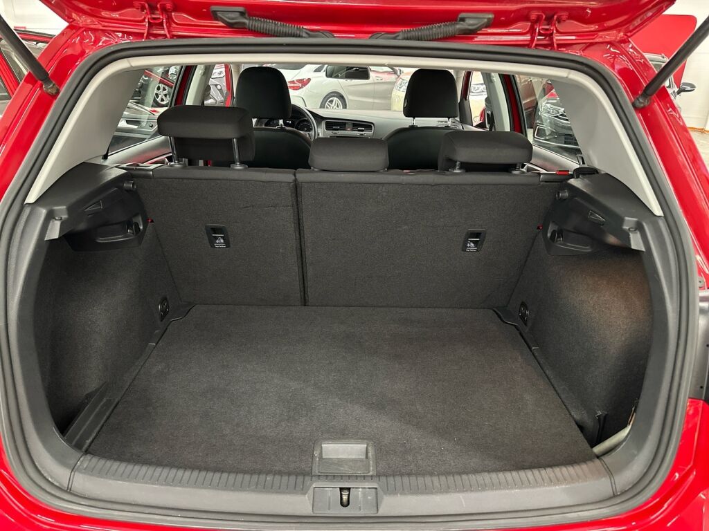 Volkswagen Golf 2014 Punainen