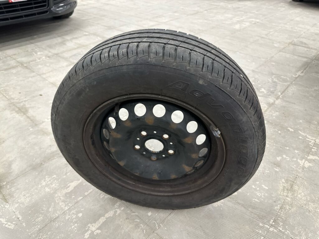 Volkswagen Golf 2014 Punainen