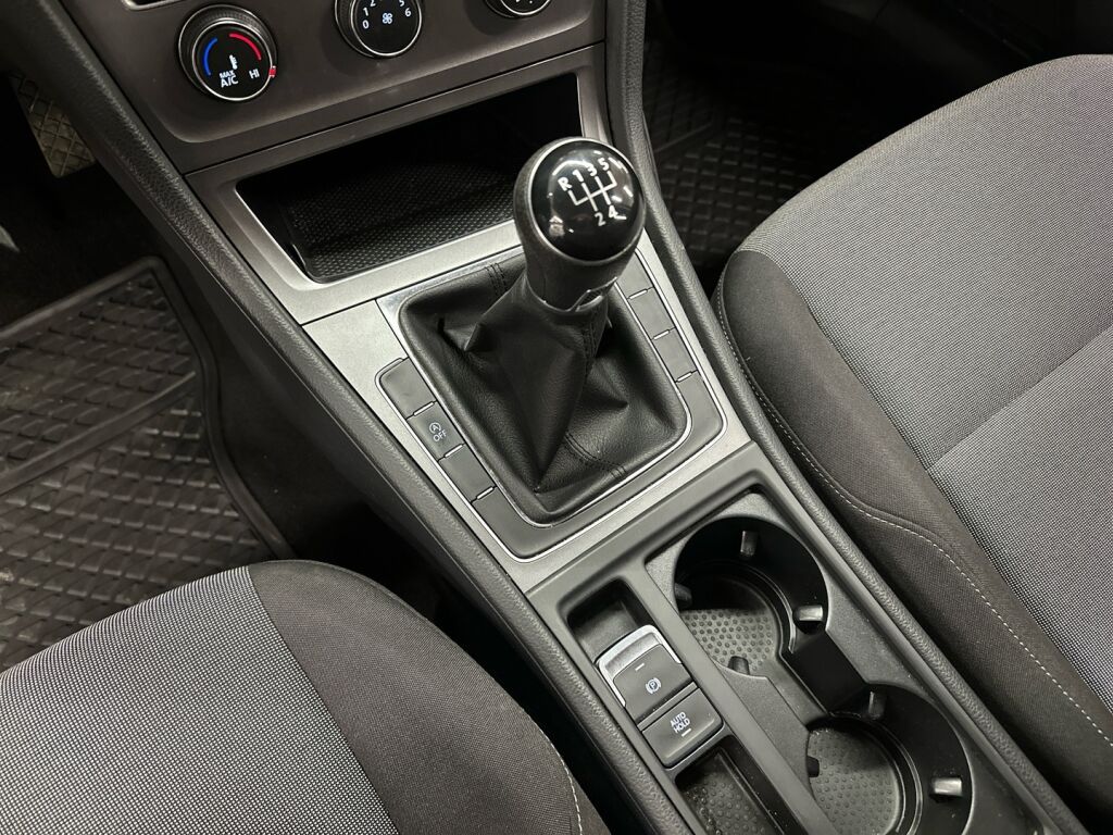 Volkswagen Golf 2014 Punainen