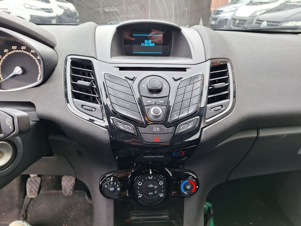 Ford Fiesta Van 2014 Musta